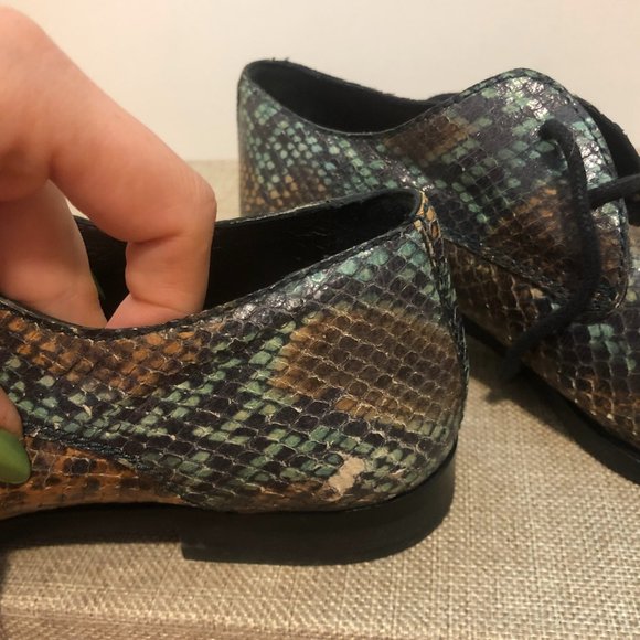 HOTIC Women's almond toe Snakeskin oxfords - Picture 2 of 10